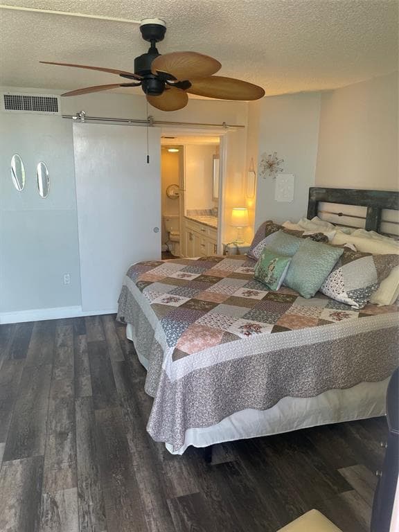 690 ISLAND WAY 1112 photo 22