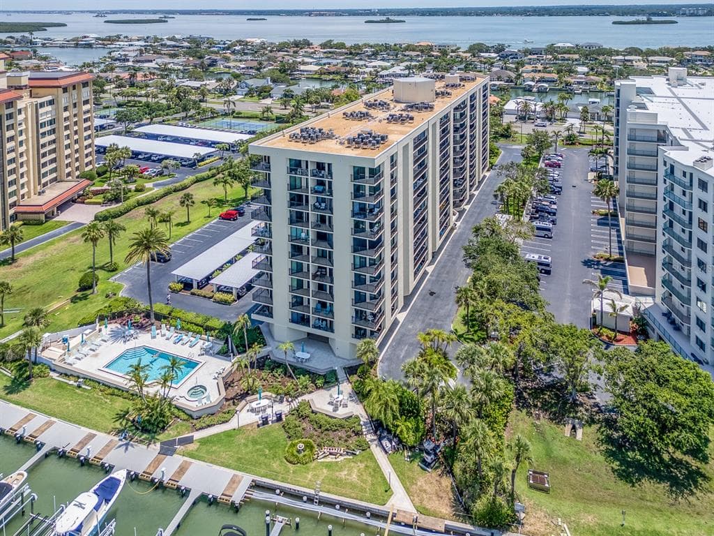 690 ISLAND WAY #1112 1