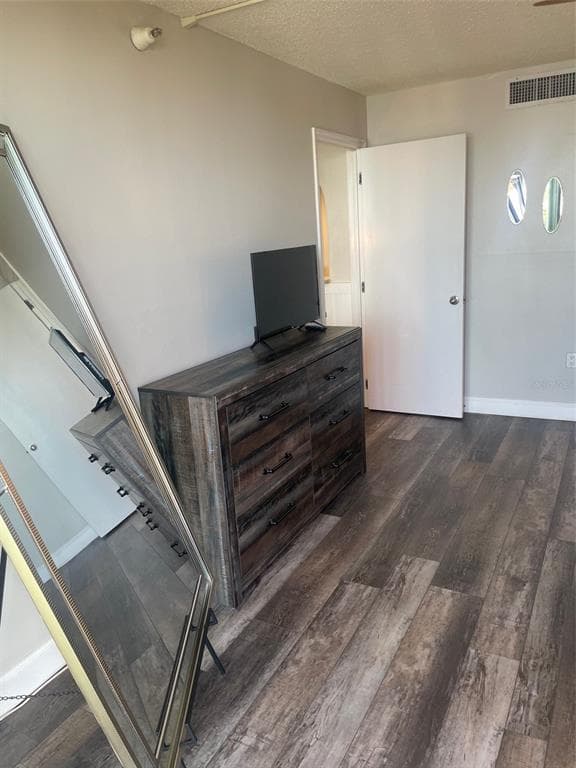 690 ISLAND WAY 1112 photo 21