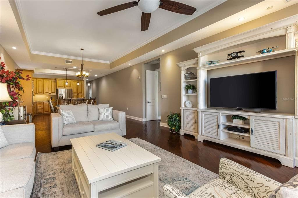 202 WINDWARD PASSAGE 603 photo 23