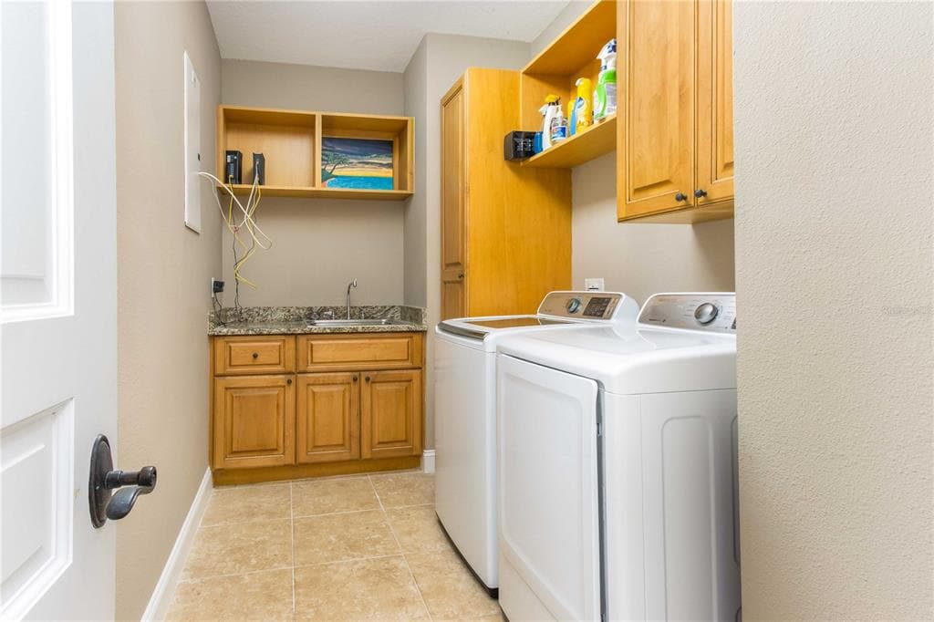 202 WINDWARD PASSAGE 603 photo 15