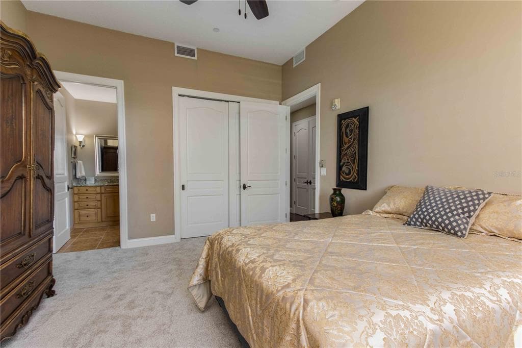 202 WINDWARD PASSAGE 603 photo 11