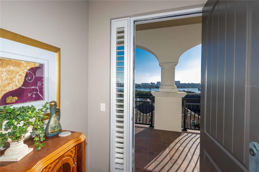 202 WINDWARD PASSAGE 603 photo 4