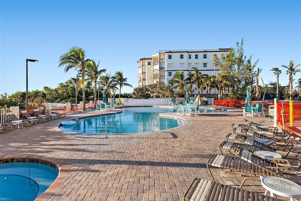 12000 GULF BOULEVARD 501-W photo 4