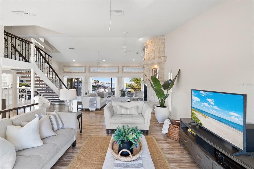 255 46TH AVENUE photo 8