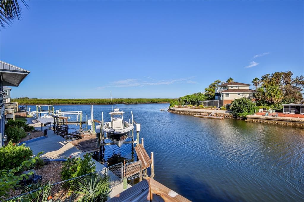 3285 MINNOW CREEK DRIVE 3