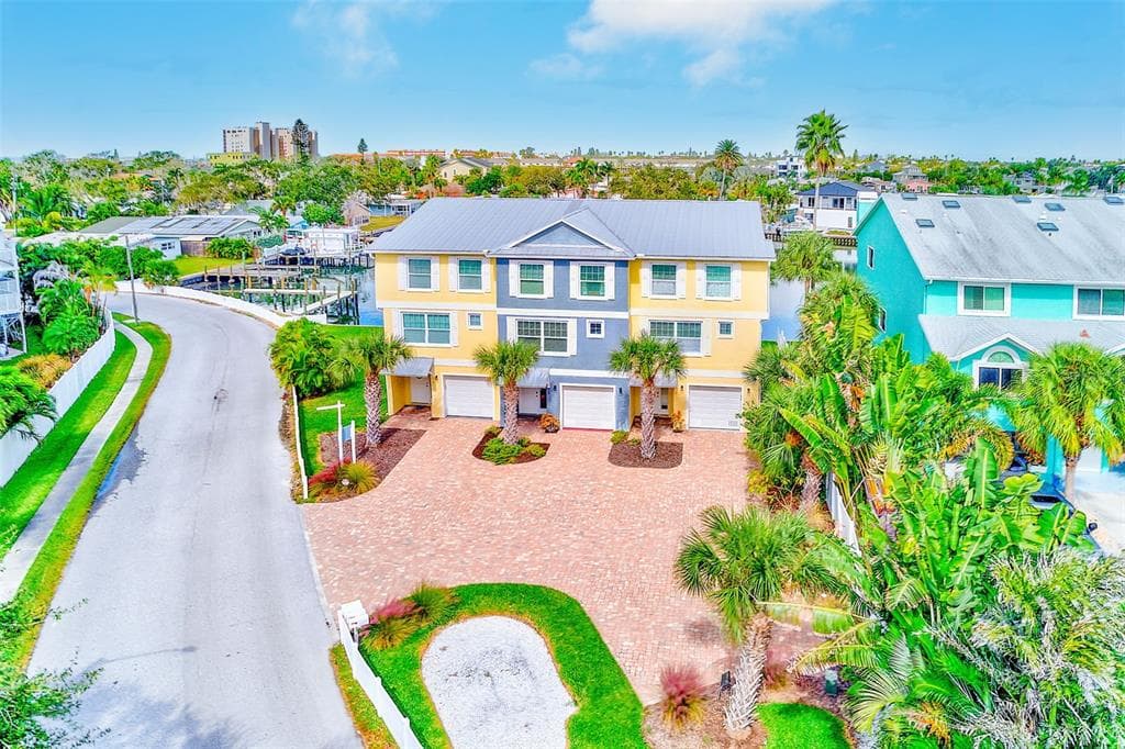 100 WINDRUSH BOULEVARD 2 photo 7