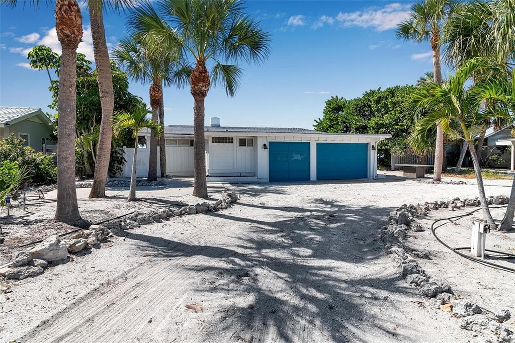 2819 GULF OF MEXICO DRIVE photo 2