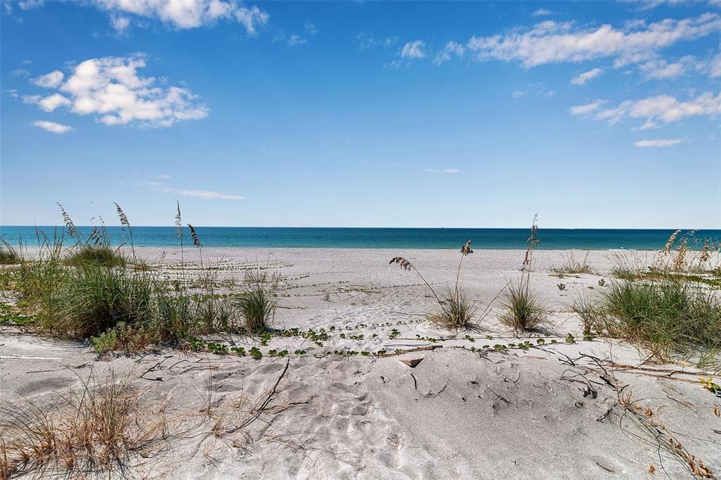 2819 GULF OF MEXICO DRIVE photo 4