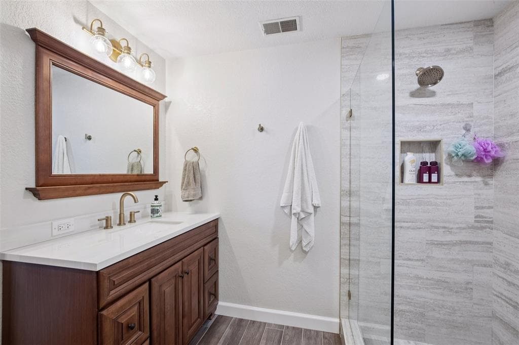 3140 N CANAL DRIVE photo 16