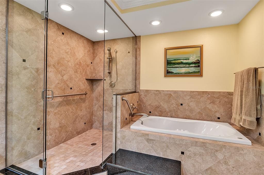 3840 MARINERS WAY 514A photo 22