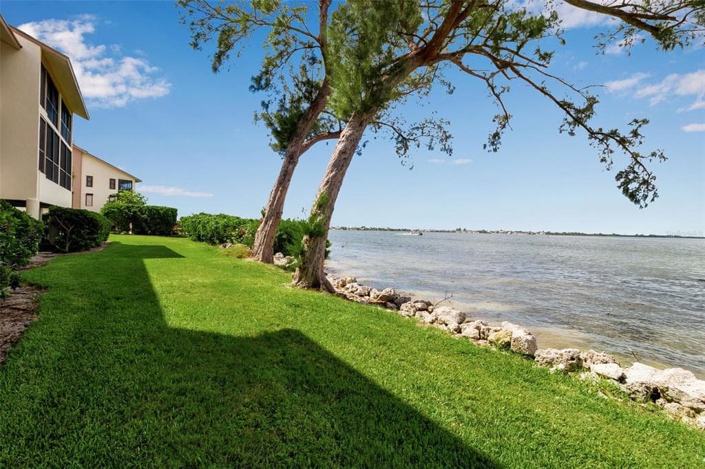 3840 MARINERS WAY 514A photo 19
