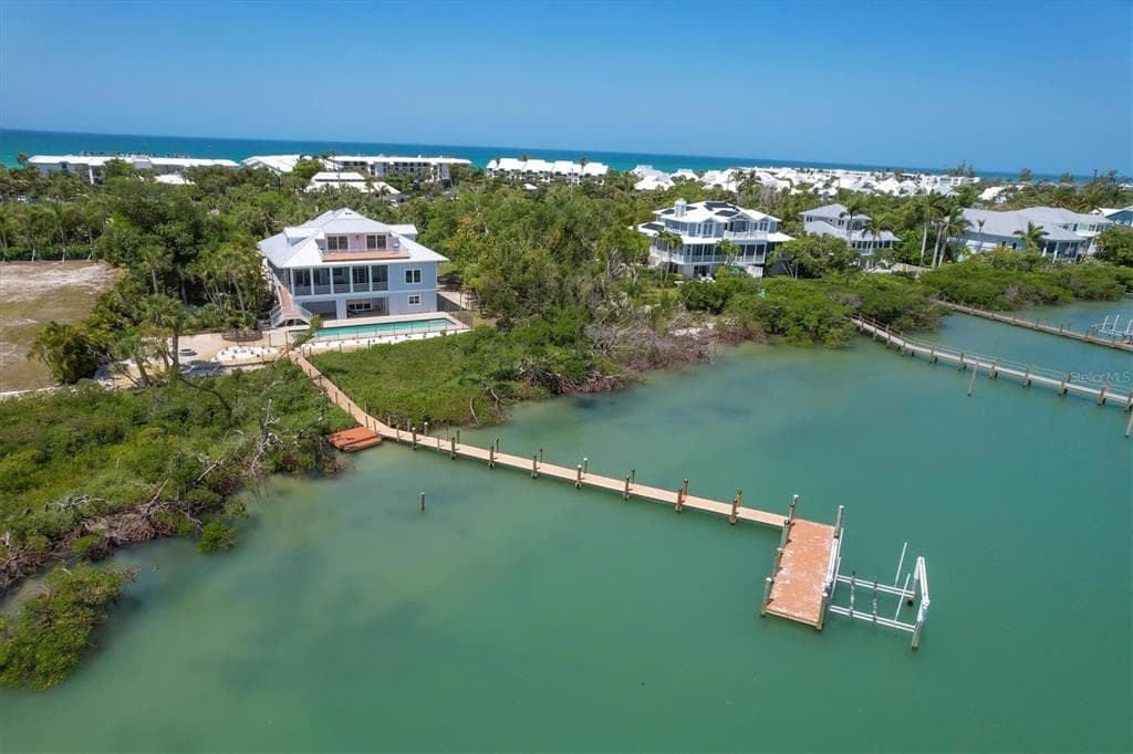19 GROUPER HOLE DRIVE photo 1