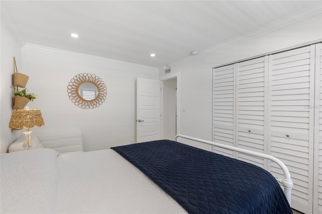 4390 EXETER DRIVE 206 photo 23