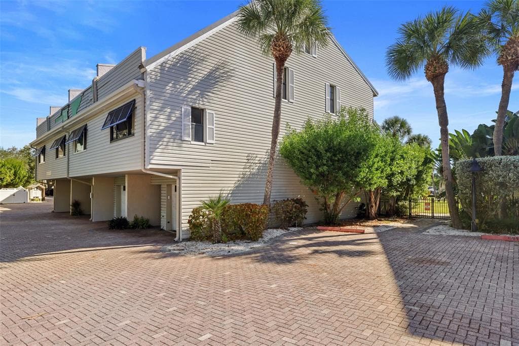 1355 PINELLAS BAYWAY S #19 2