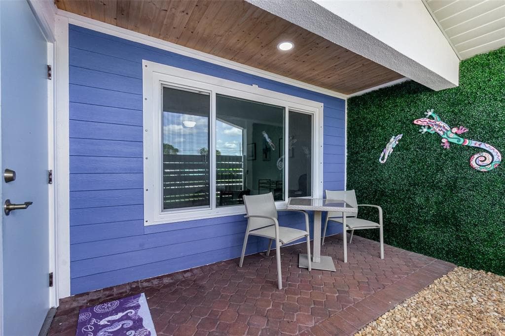 1661 SWAN TERRACE photo 7