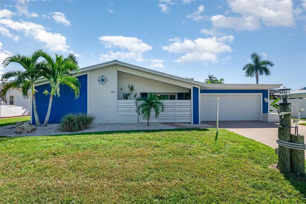 1661 SWAN TERRACE photo 3