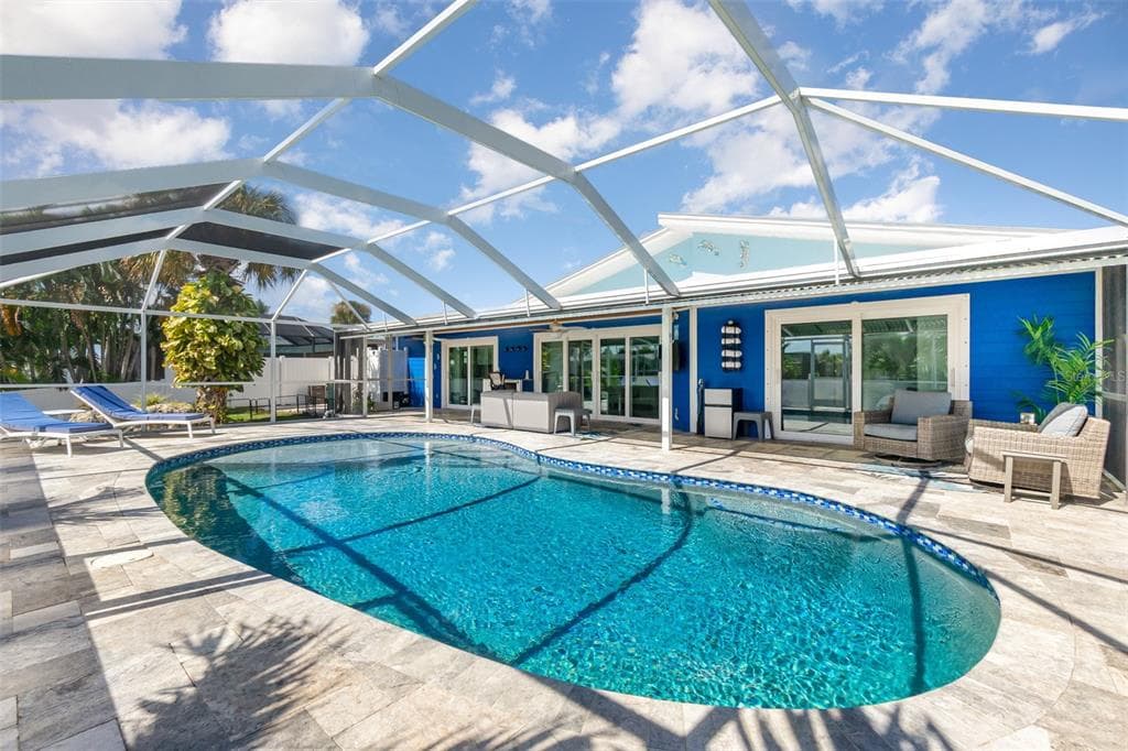 1661 SWAN TERRACE photo 4