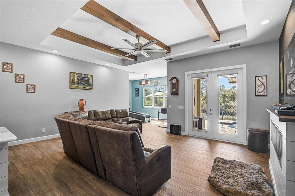 2647 CARMELA AVENUE photo 14