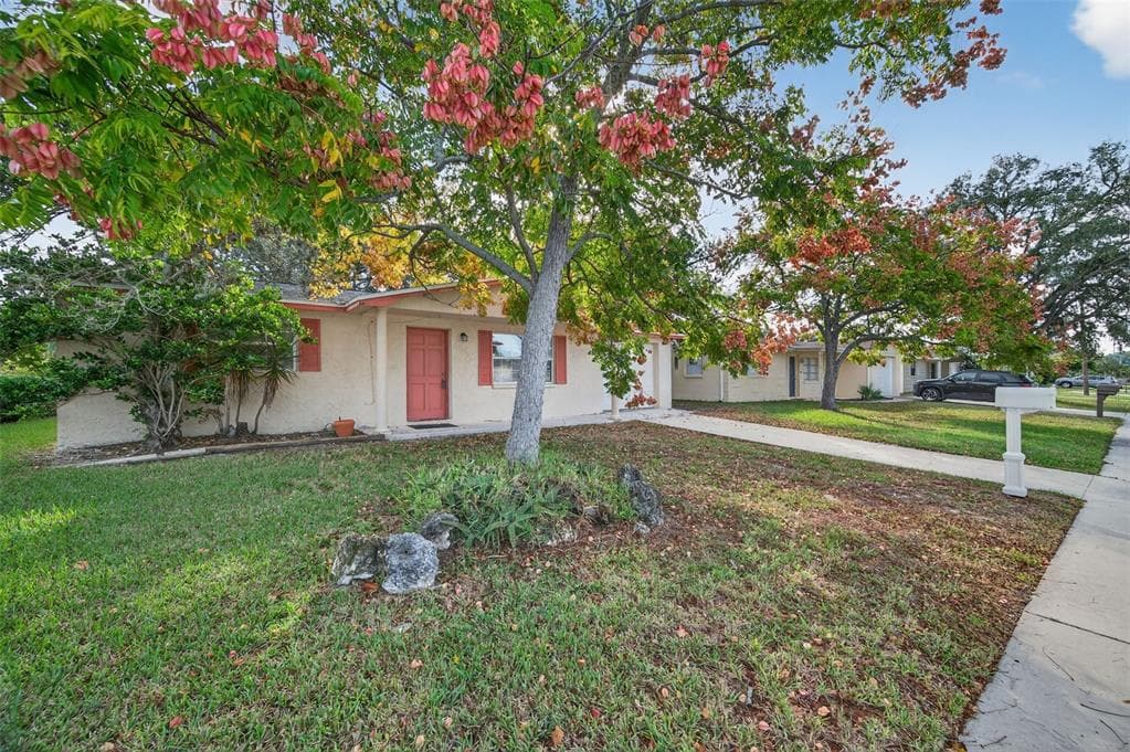 10102 GLEN MOOR LANE photo 2