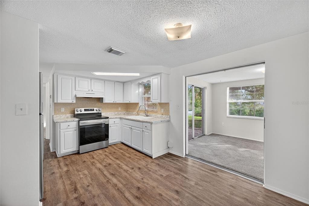 10102 GLEN MOOR LANE photo 13