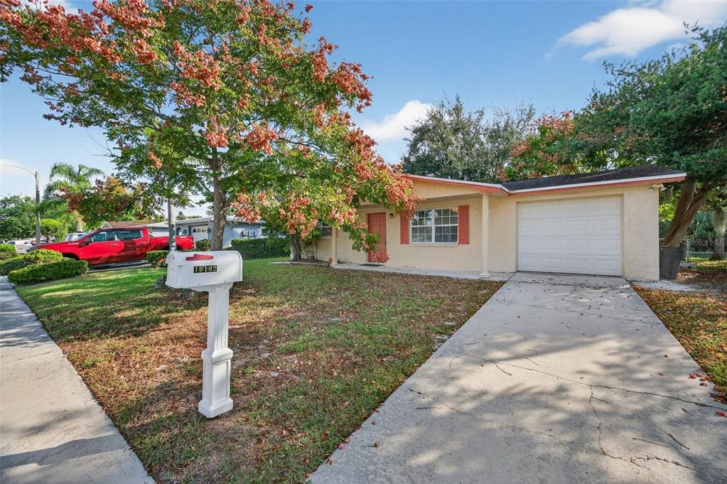 10102 GLEN MOOR LANE photo 3