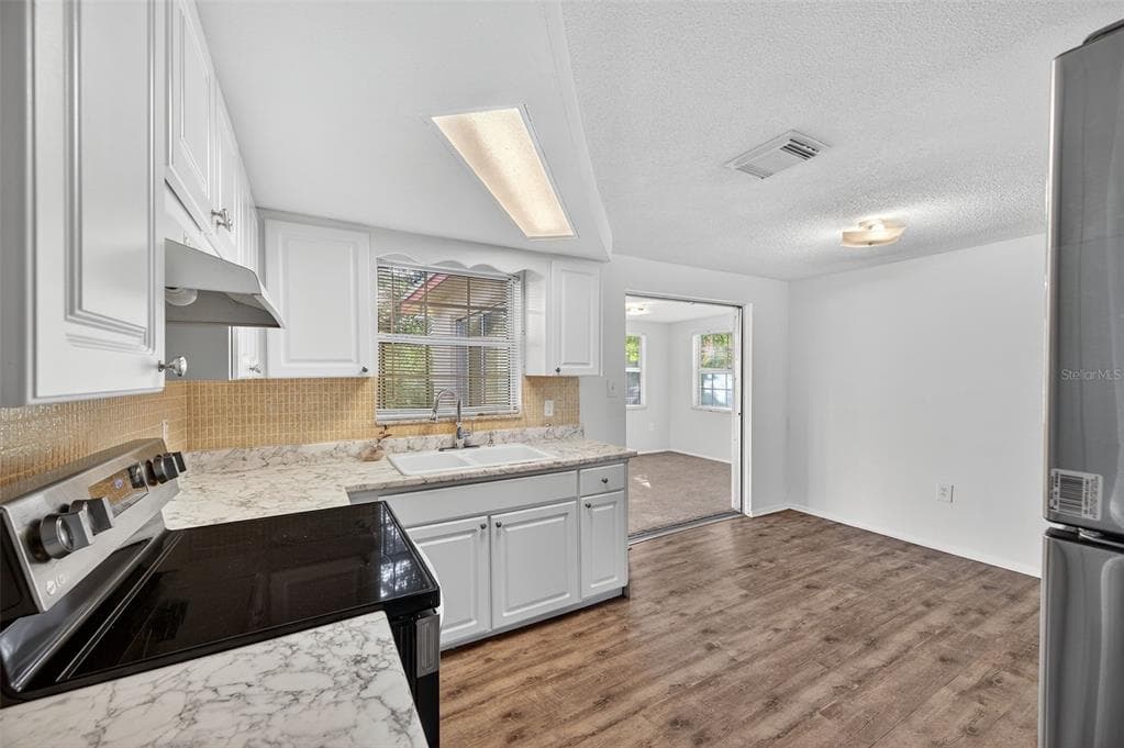 10102 GLEN MOOR LANE photo 18