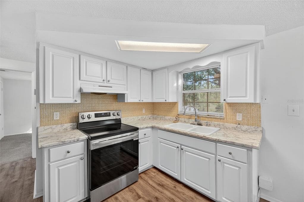 10102 GLEN MOOR LANE photo 15