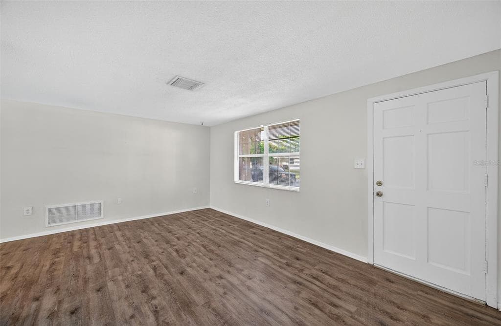 10102 GLEN MOOR LANE photo 11