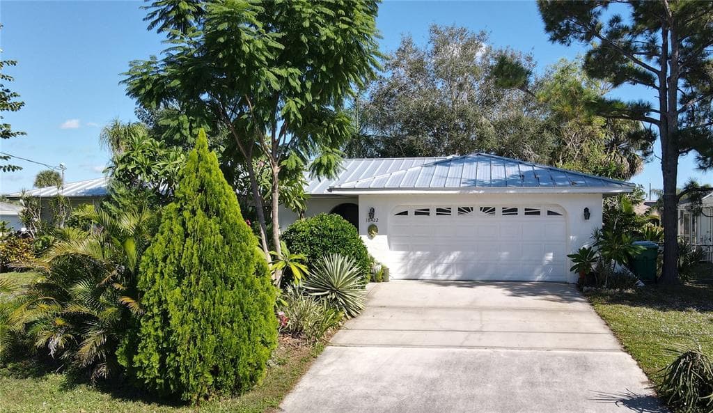 18422 BURKHOLDER CIRCLE photo 1