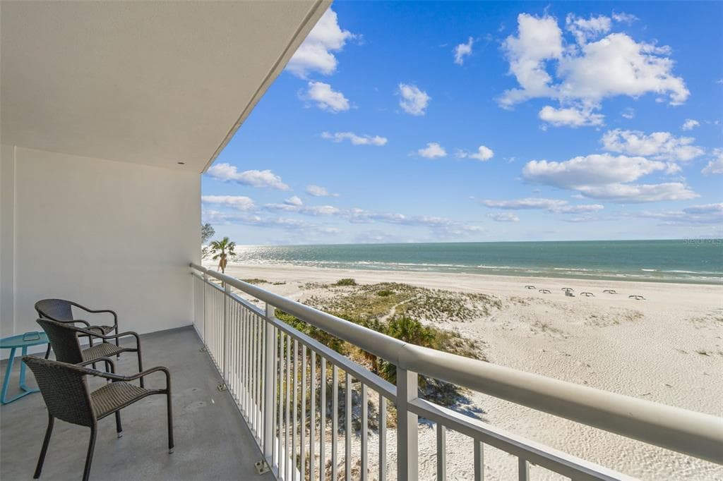 10116 GULF BOULEVARD 502W photo 2