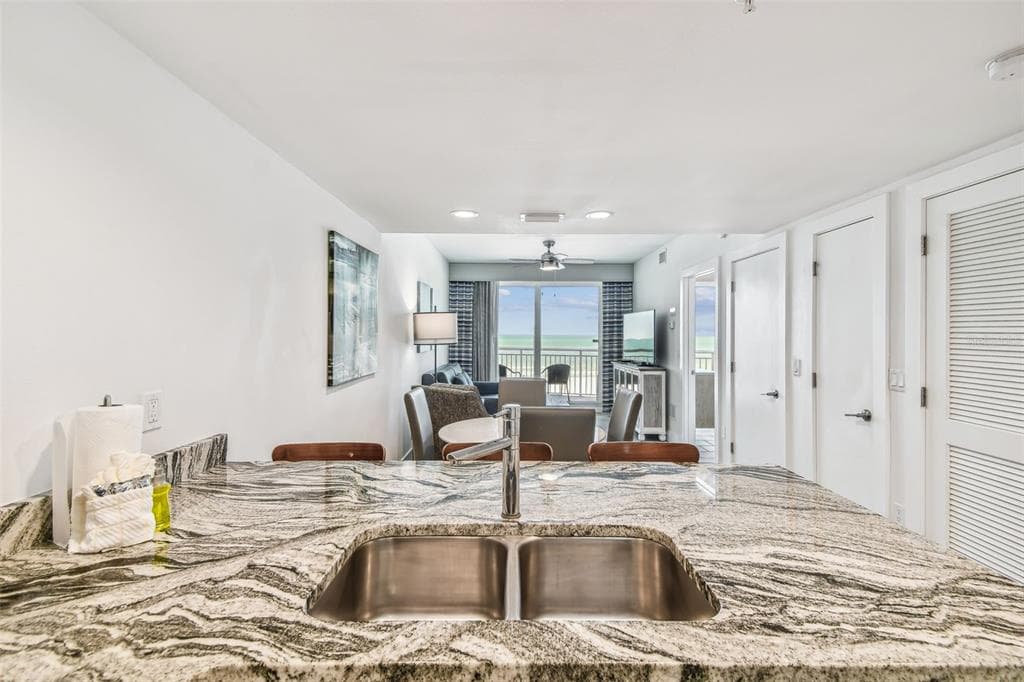 10116 GULF BOULEVARD 502W photo 17