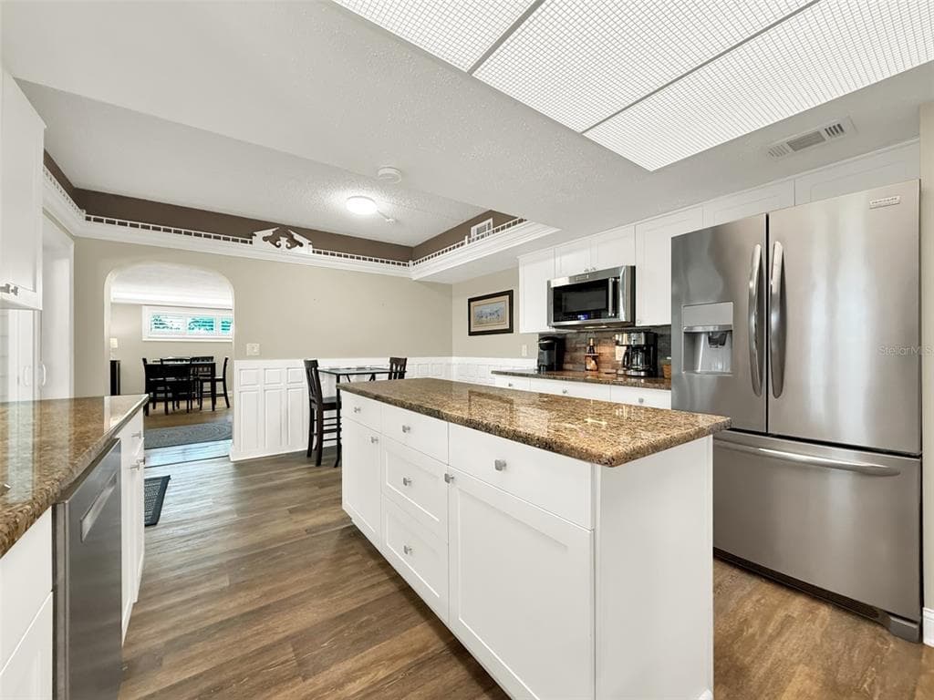 301 QUAY ASSISI photo 17