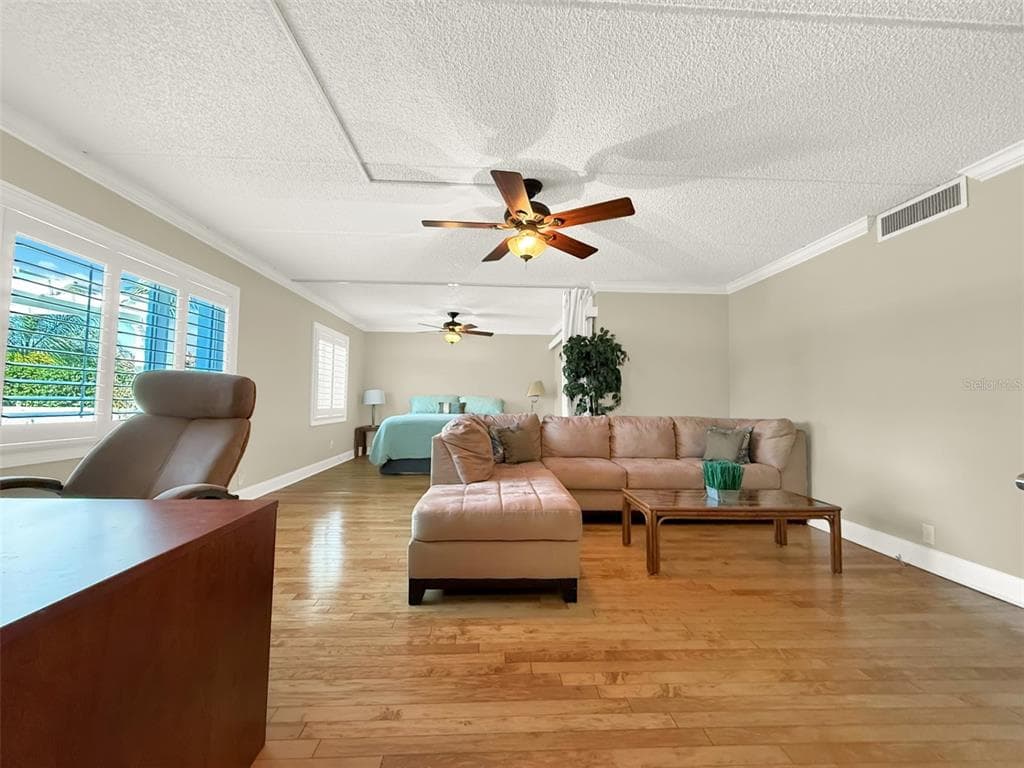 301 QUAY ASSISI photo 10