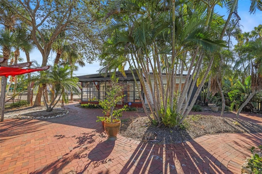 11921 LAGOON LANE photo 11