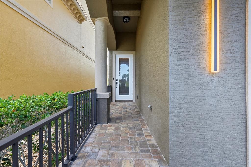 355 OCEAN CREST DRIVE photo 12