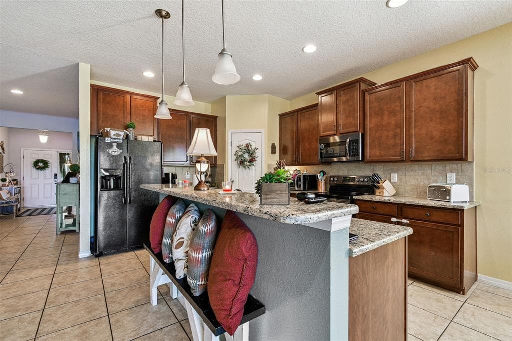 1110 LAUREN MANOR LOOP photo 13
