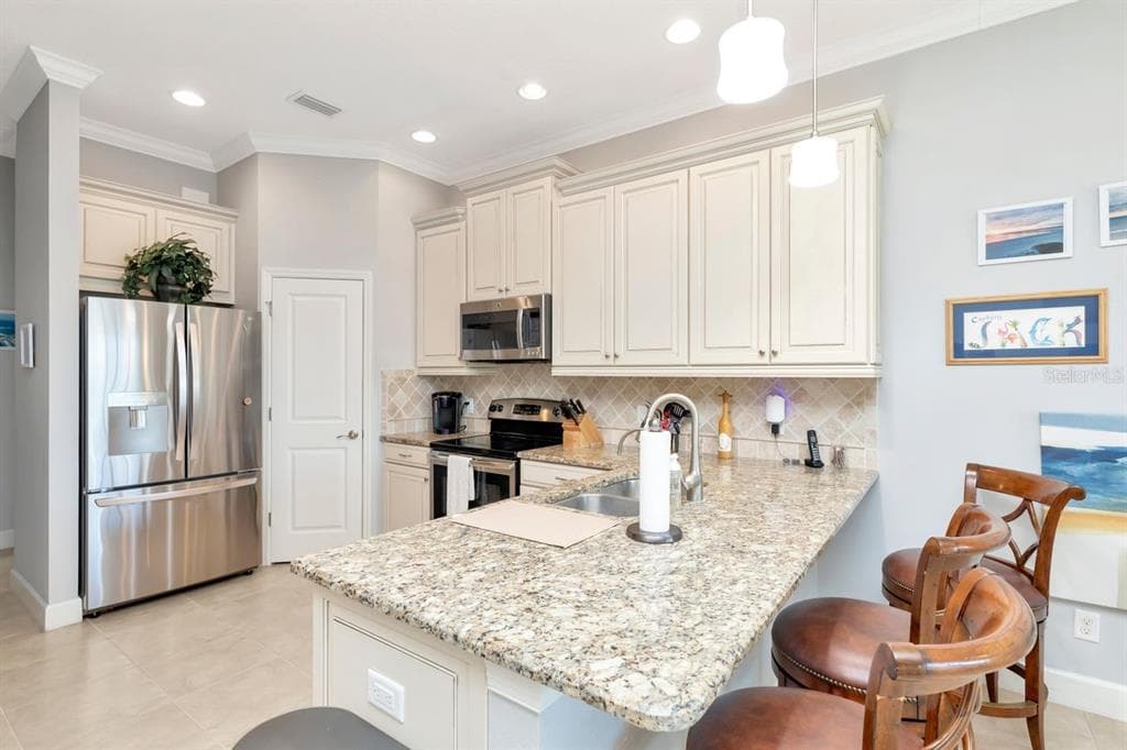 196 HAVEN BEACH DRIVE photo 12