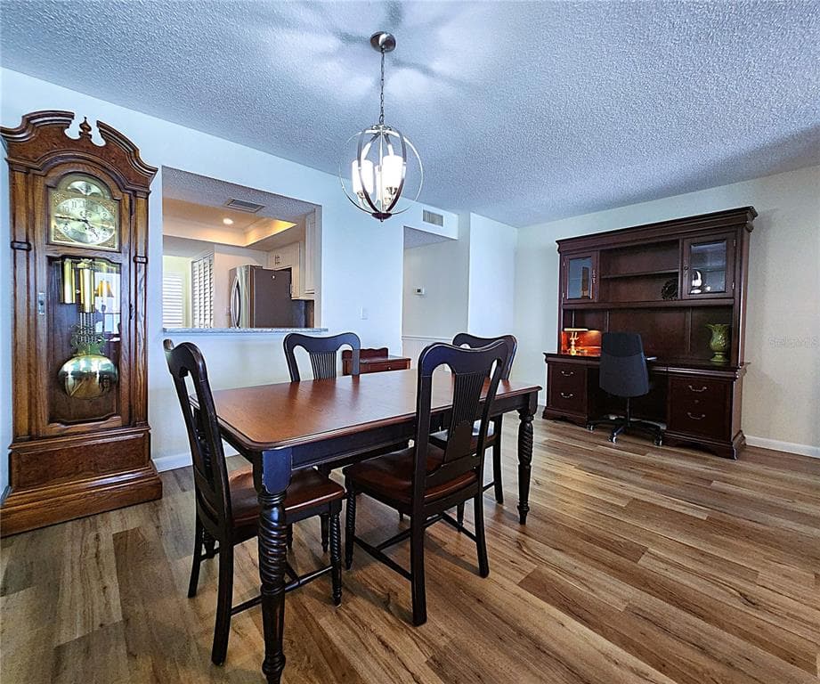 6060 SHORE BOULEVARD S 903 photo 22