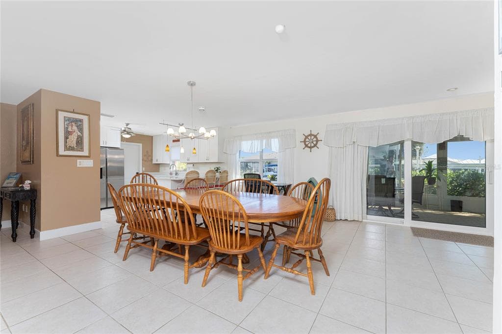 180 PURDY DRIVE photo 11