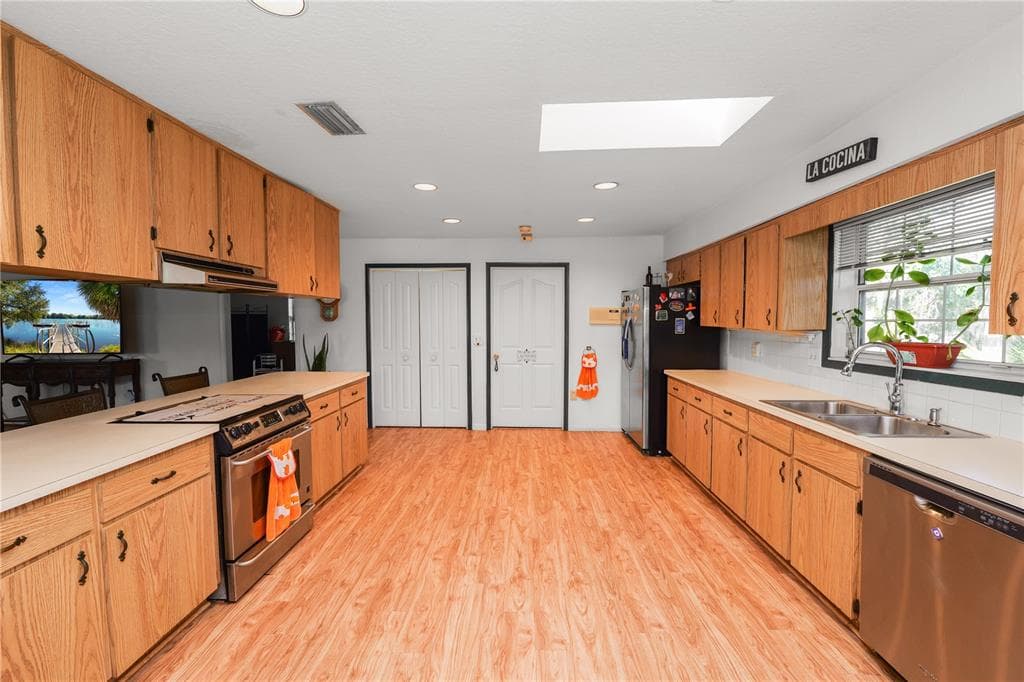 109 NE 4TH AVENUE photo 22