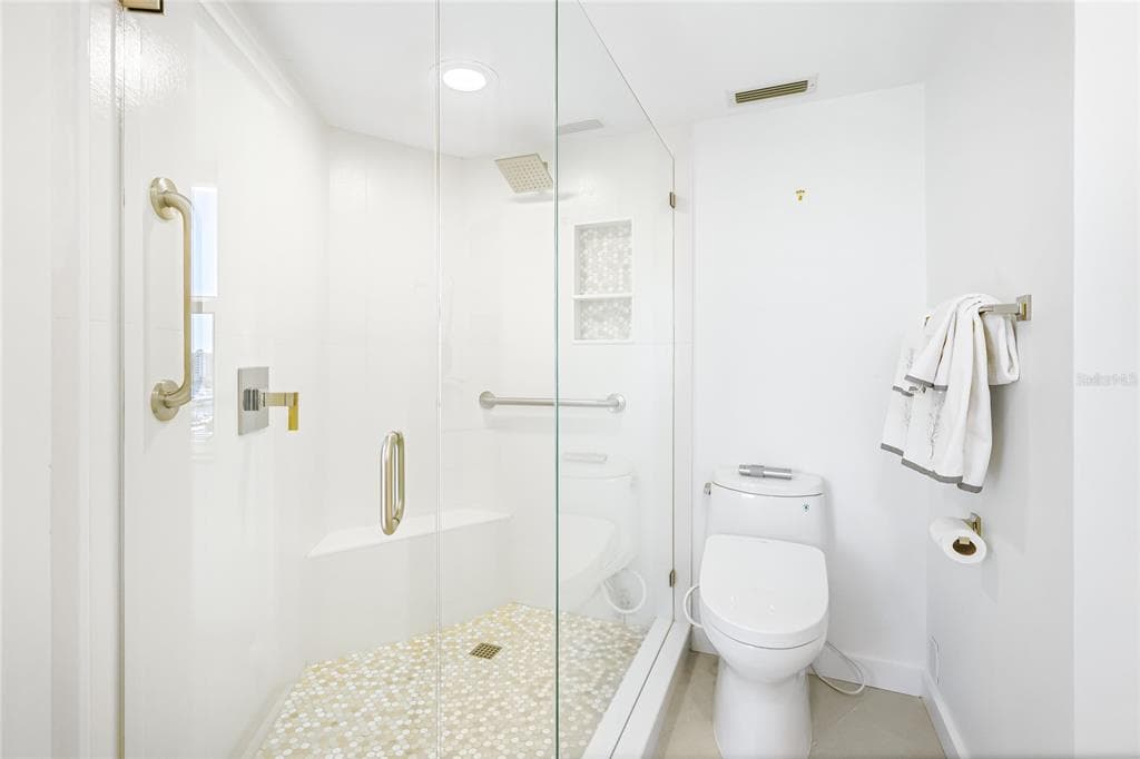 435 S GULFSTREAM AVENUE 1004 photo 17