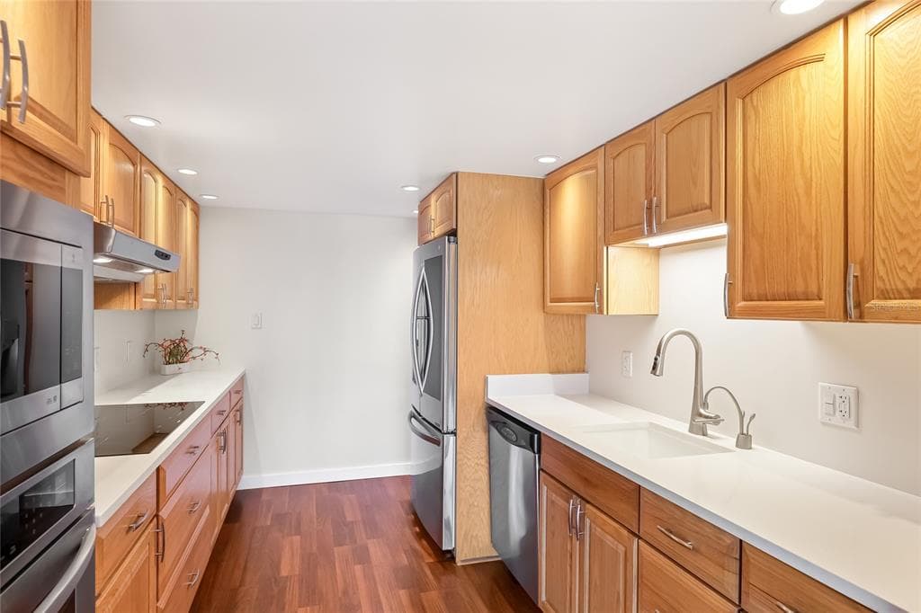 435 S GULFSTREAM AVENUE 1004 photo 12