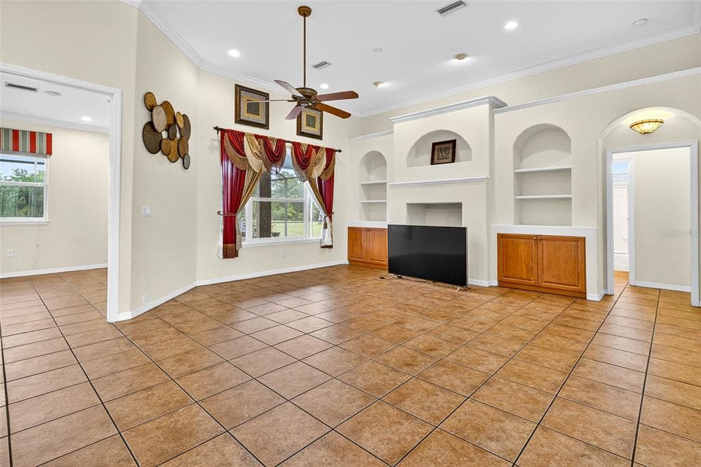 14743 1ST AVENUE E photo 9