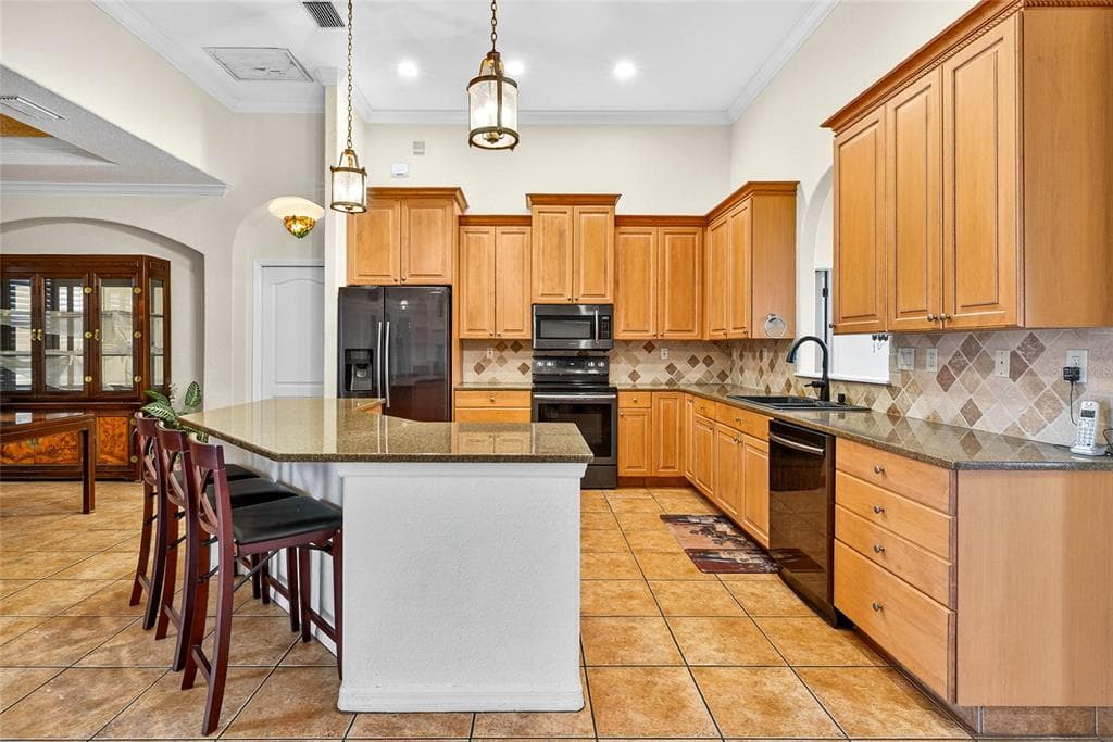 14743 1ST AVENUE E photo 14