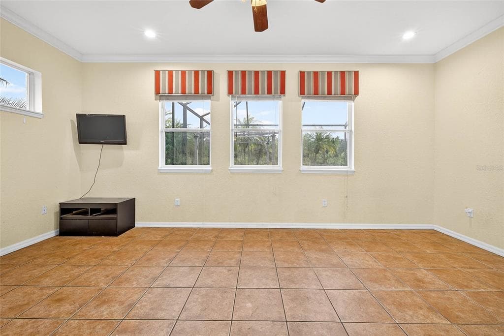 14743 1ST AVENUE E photo 25