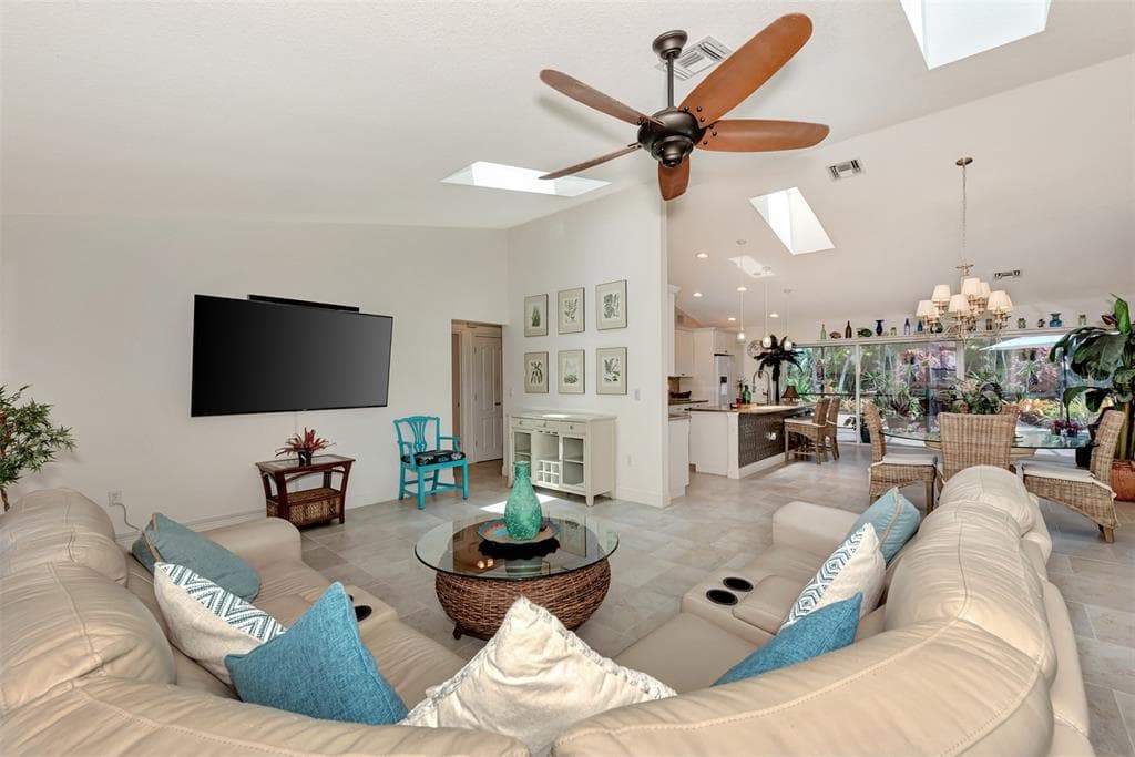 8170 CASA DE MEADOWS DRIVE photo 15