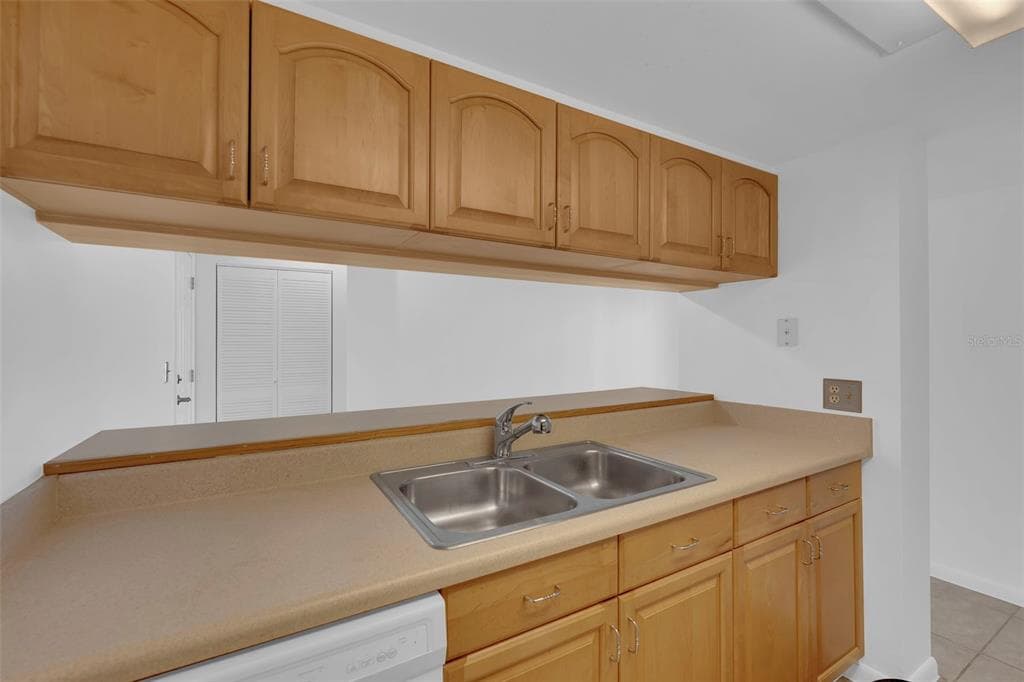 2875 PALM BEACH BOULEVARD 205 photo 11