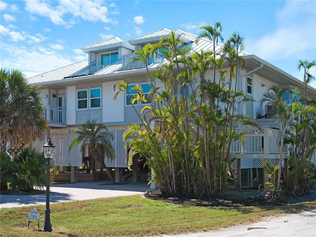 7104 PALM ISLAND DRIVE LE38 photo 1