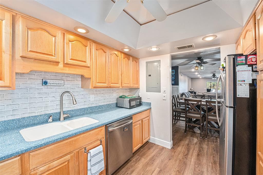 90 S HIGHLAND AVENUE 1201 photo 10